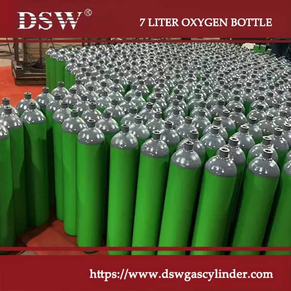 Oxygen gas cylinder for high-pressure storage and safe oxygen delivery