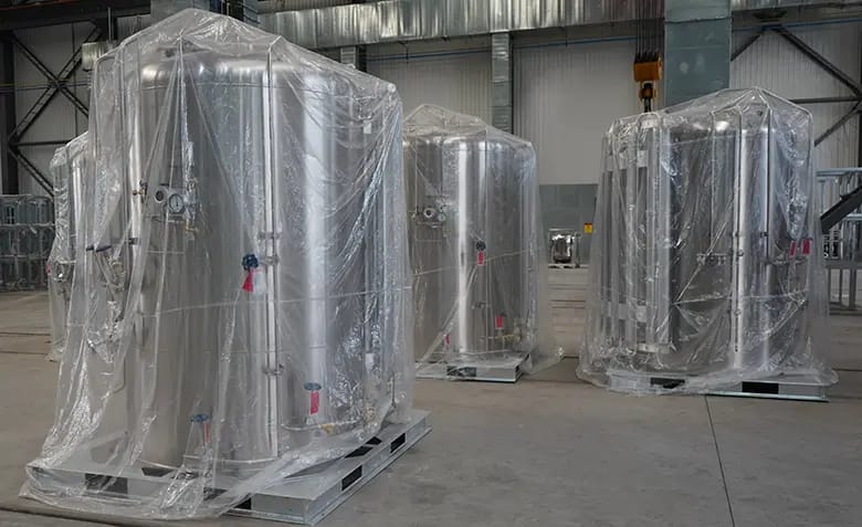 Stainless steel MicroBulk cylinders for cryogenic gas storage and delivery