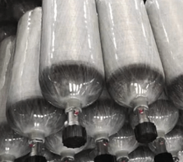 4 Types of Gas Cylinders: Guide for Industrial & Commercial Use 2 Fully wrapped aluminium composite gas cylinders designed for lightweight, high pressure industrial and medical applications