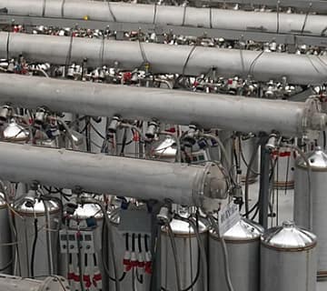 What Is a Microbulk Tank? How Do They Transform Cryogenic Gas Storage? 7 Vacuum insulated microbulk tank supplying industrial and medical gases on site