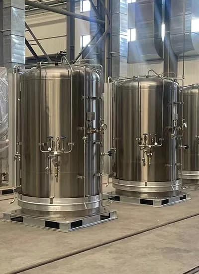 Cryogenic microbulk tank for oxygen, nitrogen, argon, and CO2 storage
