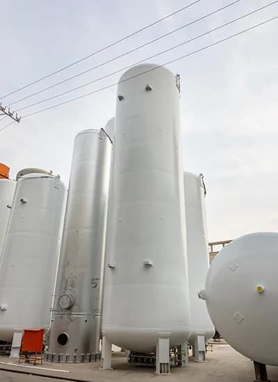 The World of Ultra-Cold Technology: Cryogenics, Liquefied Gases, and Storage Solutions 1 Cryogenics industrial system for liquefied gases storage including liquid nitrogen oxygen and LNG tanks