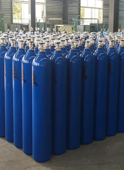 What Is a Gas Cylinder? Types, Components & Applications 1 High pressure gas cylinder with valve and fittings for safe compressed gas storage