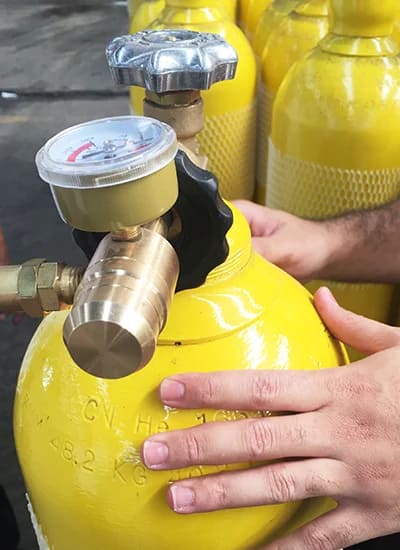 gas-cylinder-valve-thread-standards-global-comparison. Gas cylinder valve thread standards comparison including CGA, DIN, BS 341, and QF systems
