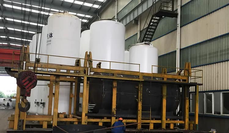 Cryogenic Vessels: Types, Components, and Key Features 2 Vacuum-insulated cryogenic tanks for industrial gas storage.