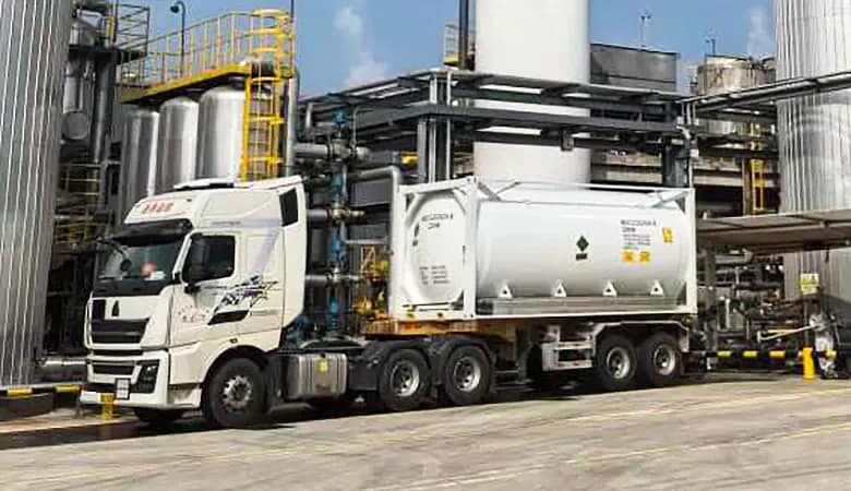 Cryogenic Tank Container 5 Cryogenic ISO container being filled with liquefied gas for transport
