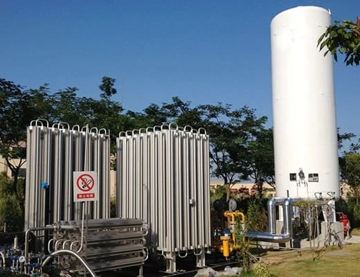 Liquid Nitrogen Storage Systems: Technology, Safety, and Future Innovations 4 Large bulk cryogenic tank (1,000-50,000 L) for high-volume liquid nitrogen supply in industrial settings