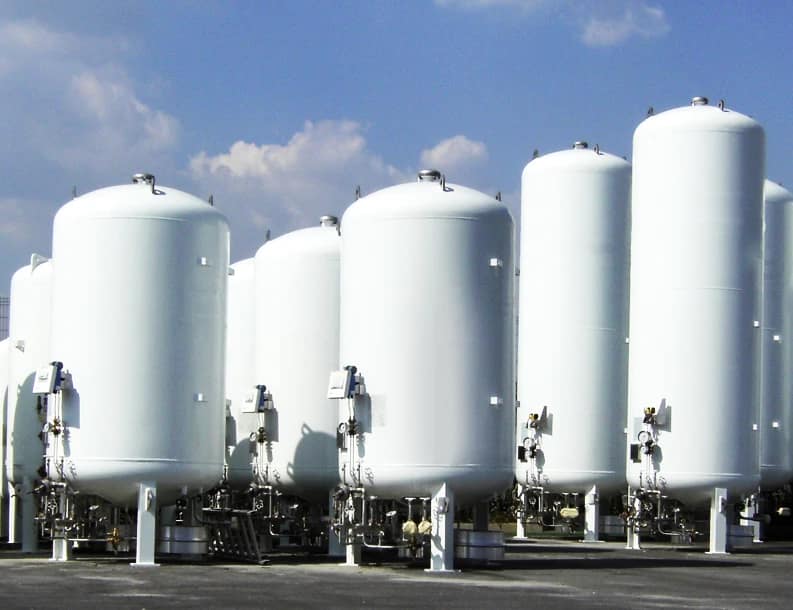 Cryogenic Storage Tanks: What They Are & How They Work 2 Flat-bottom cryogenic storage tank for LNG and industrial liquid gases