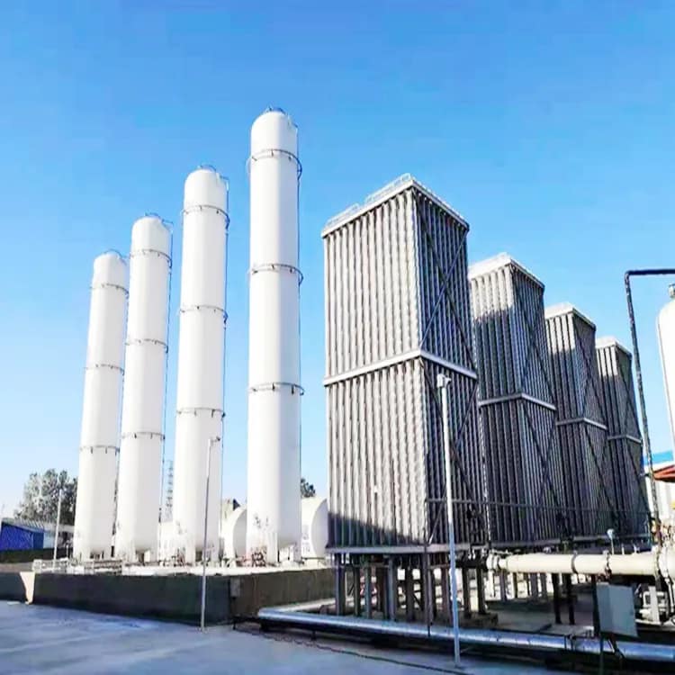 Cryogenic Storage Systems Guide: Engineering, Design, Components & Industrial Applications 1 Cryogenic storage system with insulated tank, vaporizer and gas pressure regulation equipment